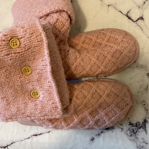 UGG Sweater Style Boots - Picture 4 of 5